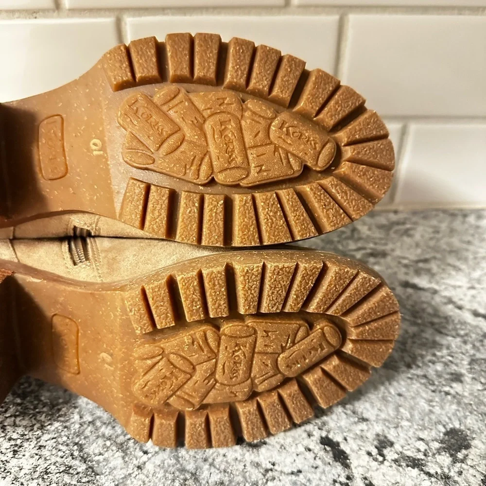 KORKS 10 Esmerelda lug Tan Suede chunky side zip 2.5” Heel cushioned insole boot
